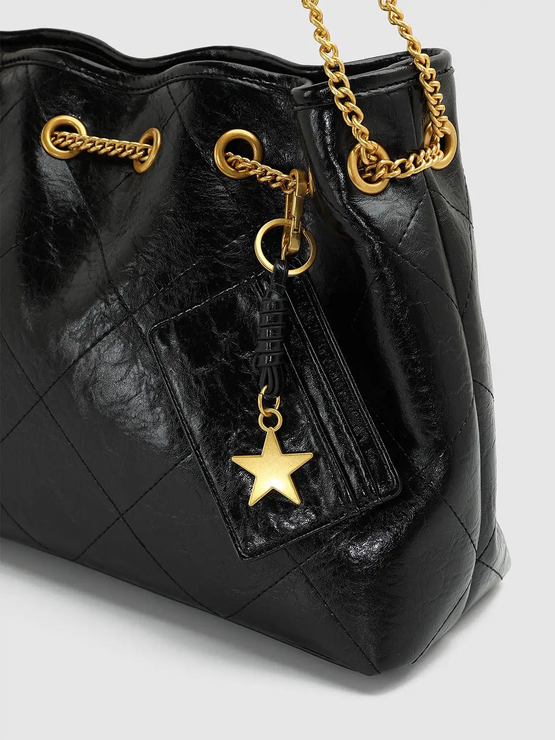 Shoulder & Crossbody Bag in black quilted leather with gold-tone chain hardware - Urban Revivo Fashion