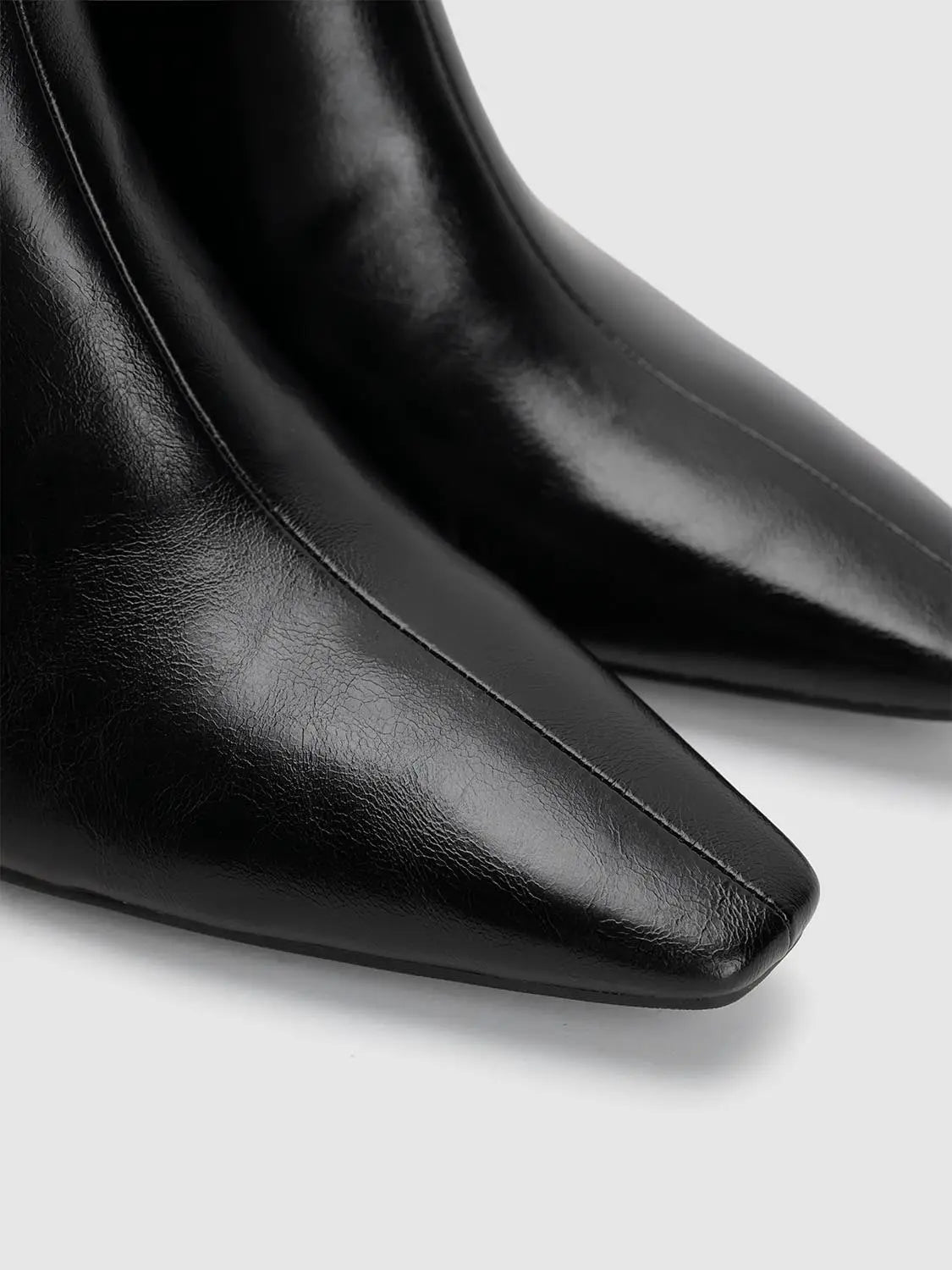 Boots, black leather ankle boots by Urban Revivo Fashion