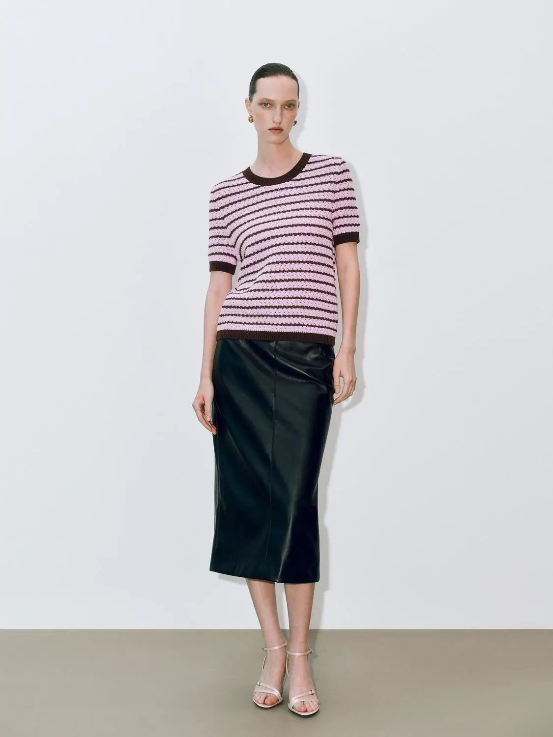 Round Neck Striped Knit Short Sleeve Cotton T-Shirt in pink and brown stripes