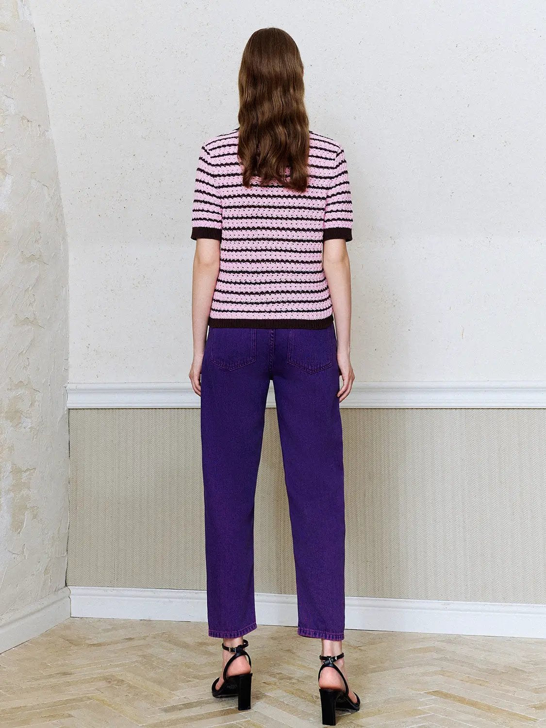 Cotton striped textured knit rib-trim T-shirt in pink with brown cuffs