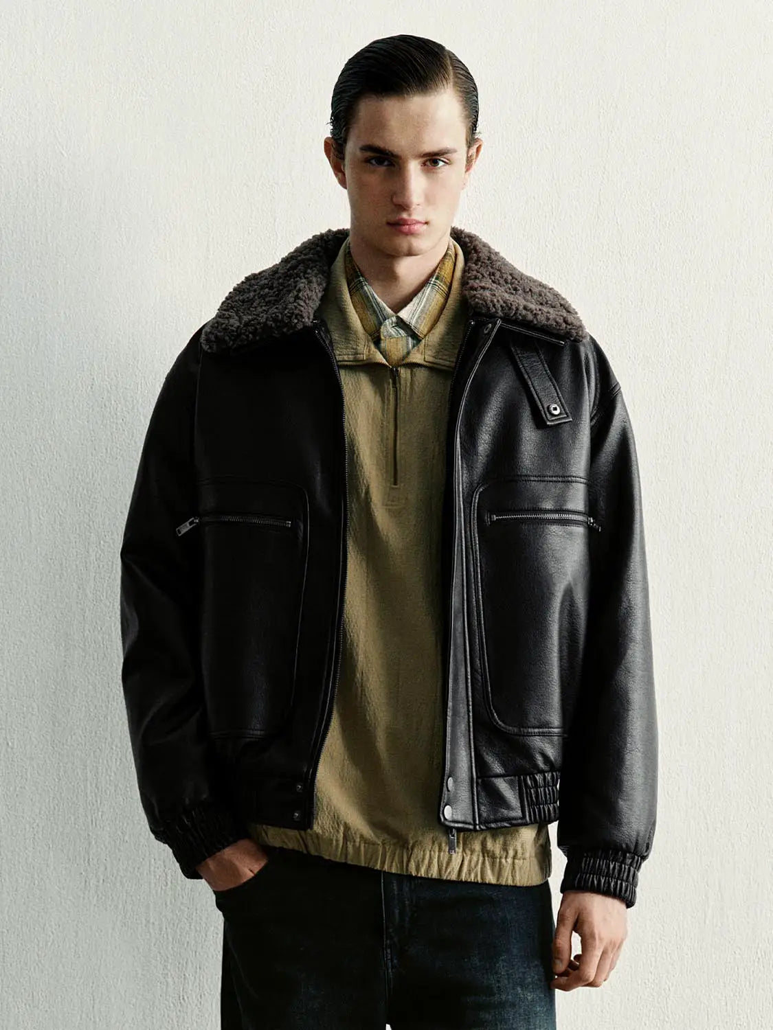 Padded jacket Urban Revivo Fashion in black faux leather with shearling collar and zip pockets