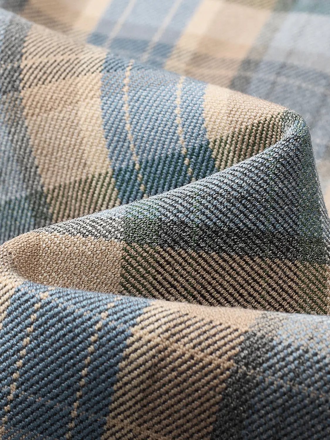 Cardigan Urban Revivo Fashion blue and beige plaid woven fabric close-up