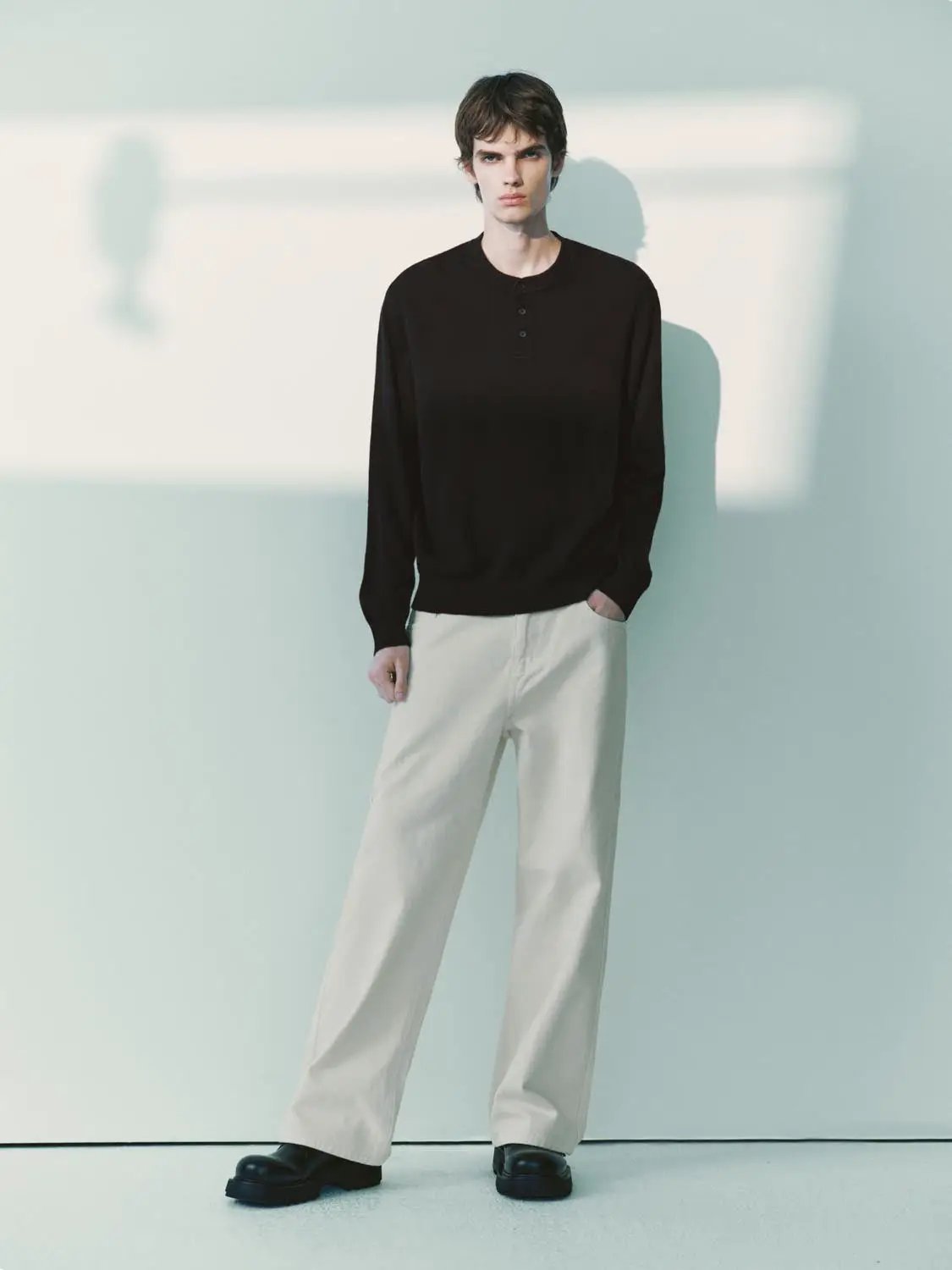 Knit T-Shirt by Urban Revivo Fashion in black knitted fabric.