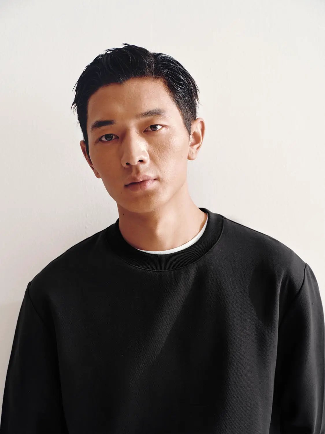 Sweatshirt by Urban Revivo Fashion, black crewneck.