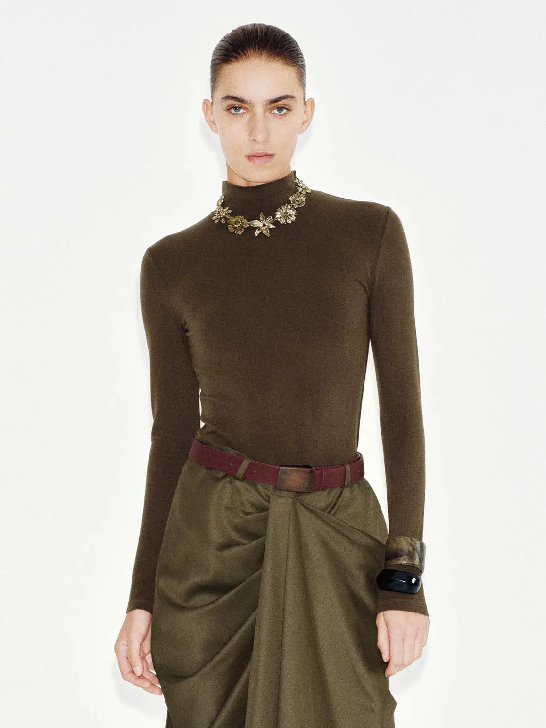 T-Shirt olive knit long-sleeve top by Urban Revivo Fashion