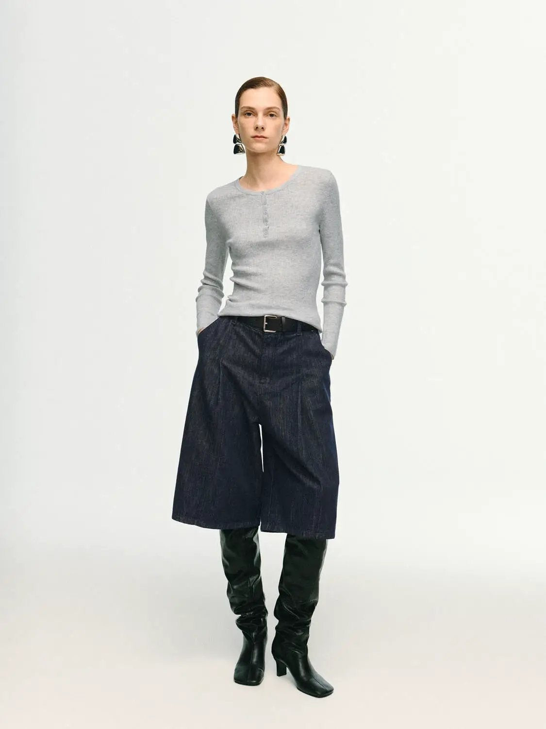 Slim Ribbed Button Front Long Sleeve T-shirt in light gray knit fabric
