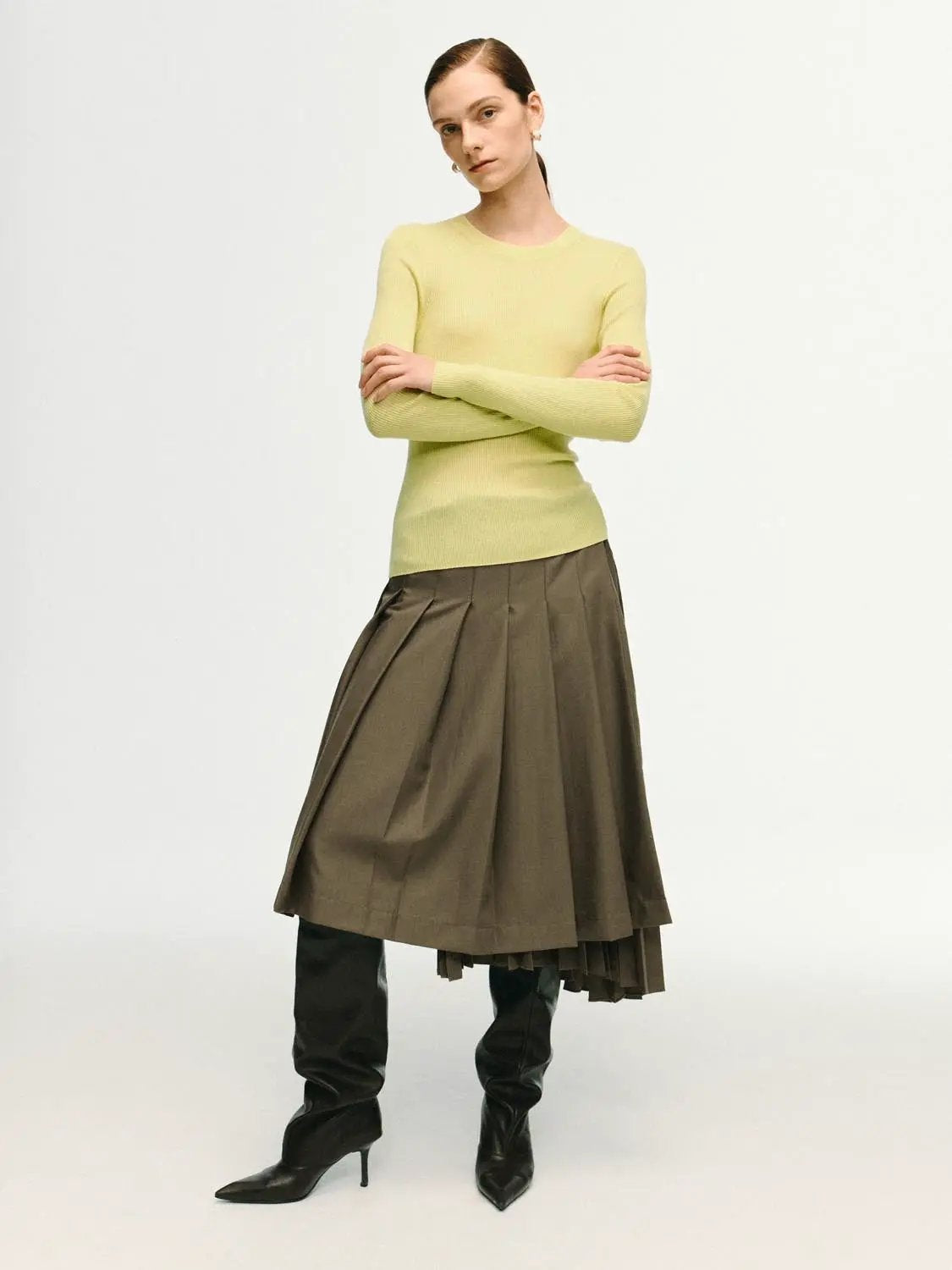 Ribbed fitted long sleeve crew-neck knitted T-shirt in pale yellow by Urban Revivo Fashion