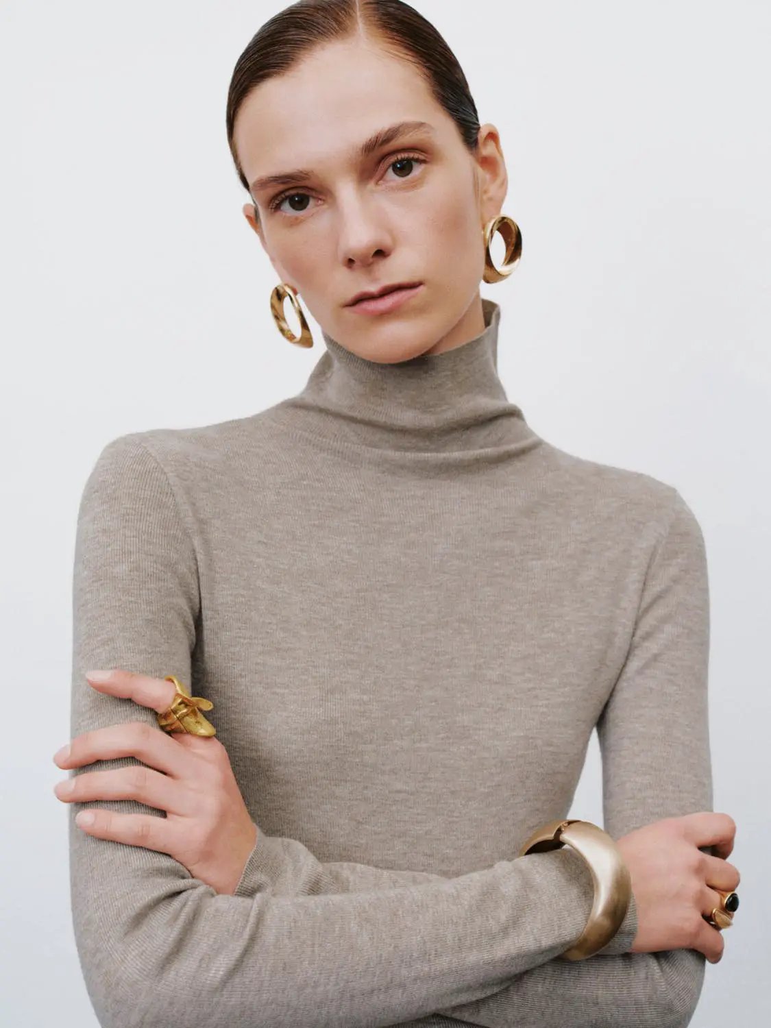 Ribbed fitted mock-neck long-sleeve sweater in beige by Urban Revivo Fashion
