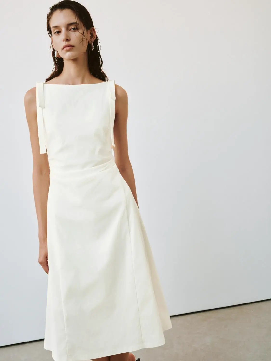 Viscose blend sleeveless nipped-waist A-line midi dress, white, Urban Revivo Fashion