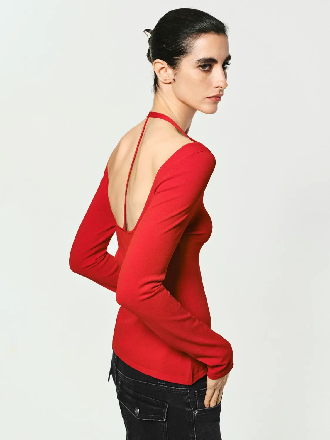 Solid Fitted Long Sleeve V-Neck Knit T-Shirt in red with open back and halter strap by Urban Revivo Fashion