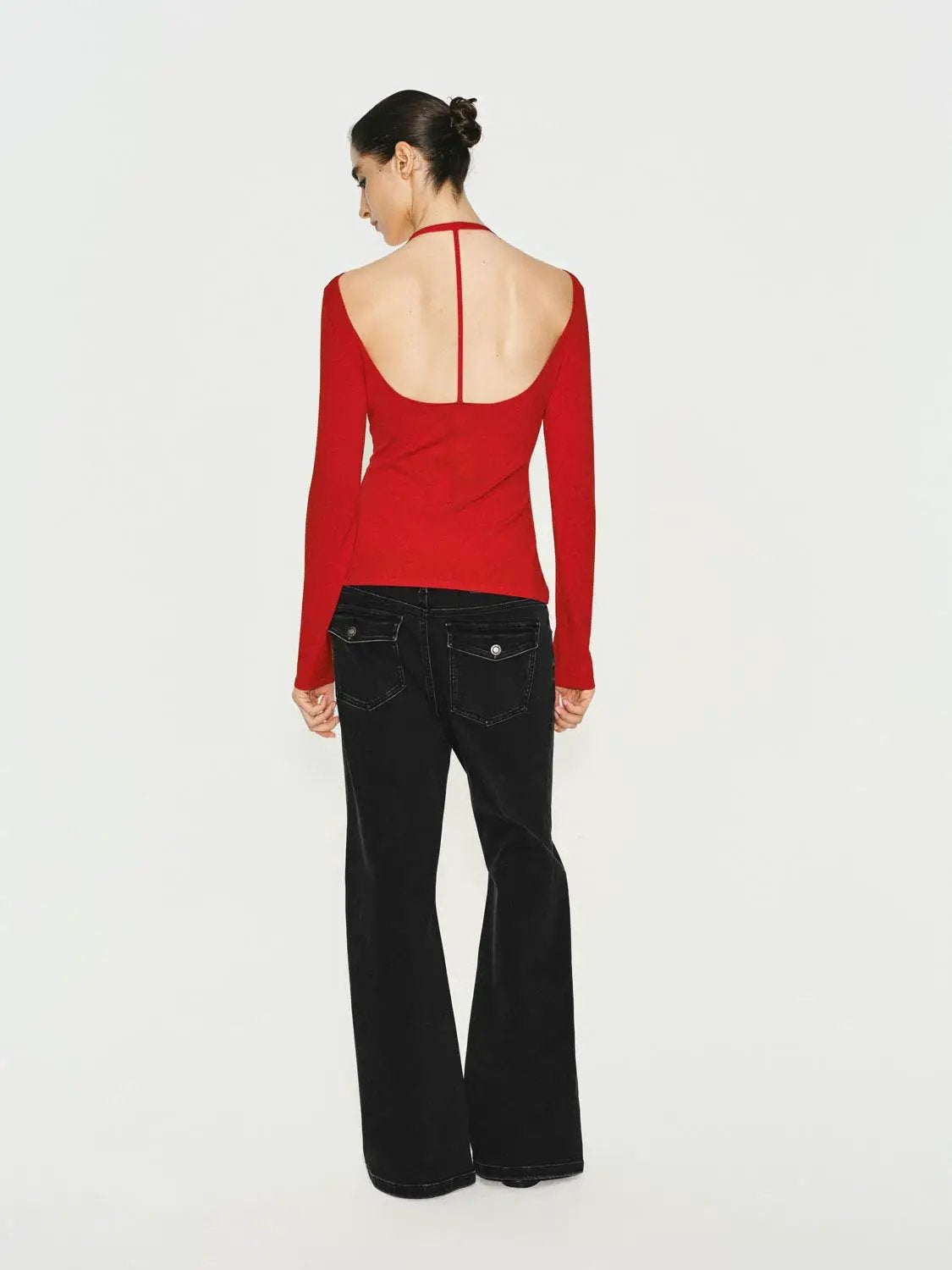 Solid red fitted long-sleeve knit V-neck T-shirt by Urban Revivo Fashion.