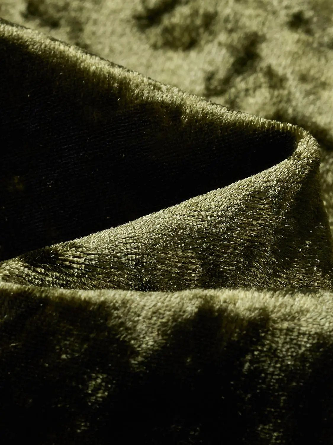 Scalloped Lace Hem Crushed Textured H-line Skirt close-up of black crushed-velvet fabric