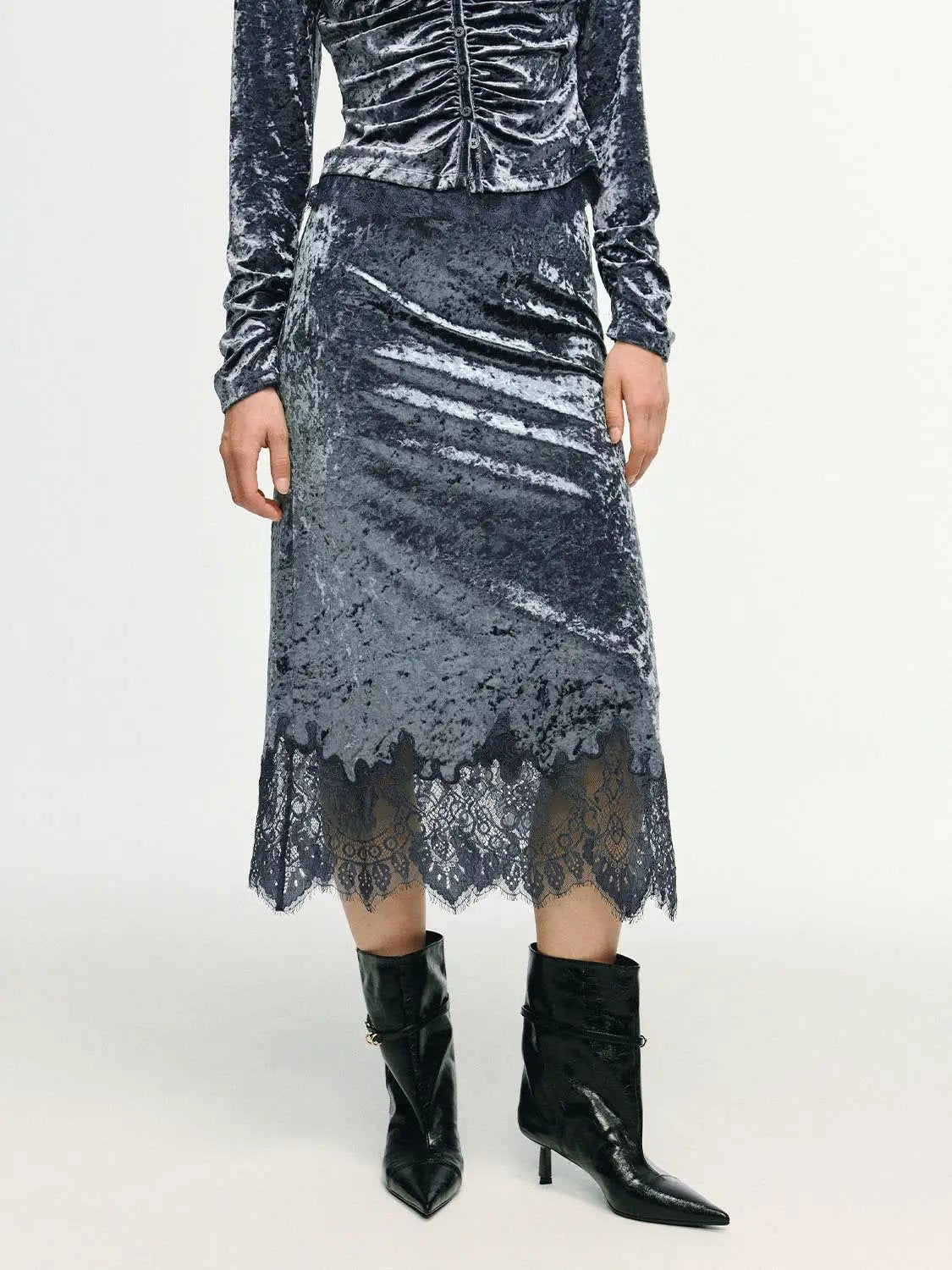 Scalloped lace-hem crushed-textured H-line skirt in slate gray