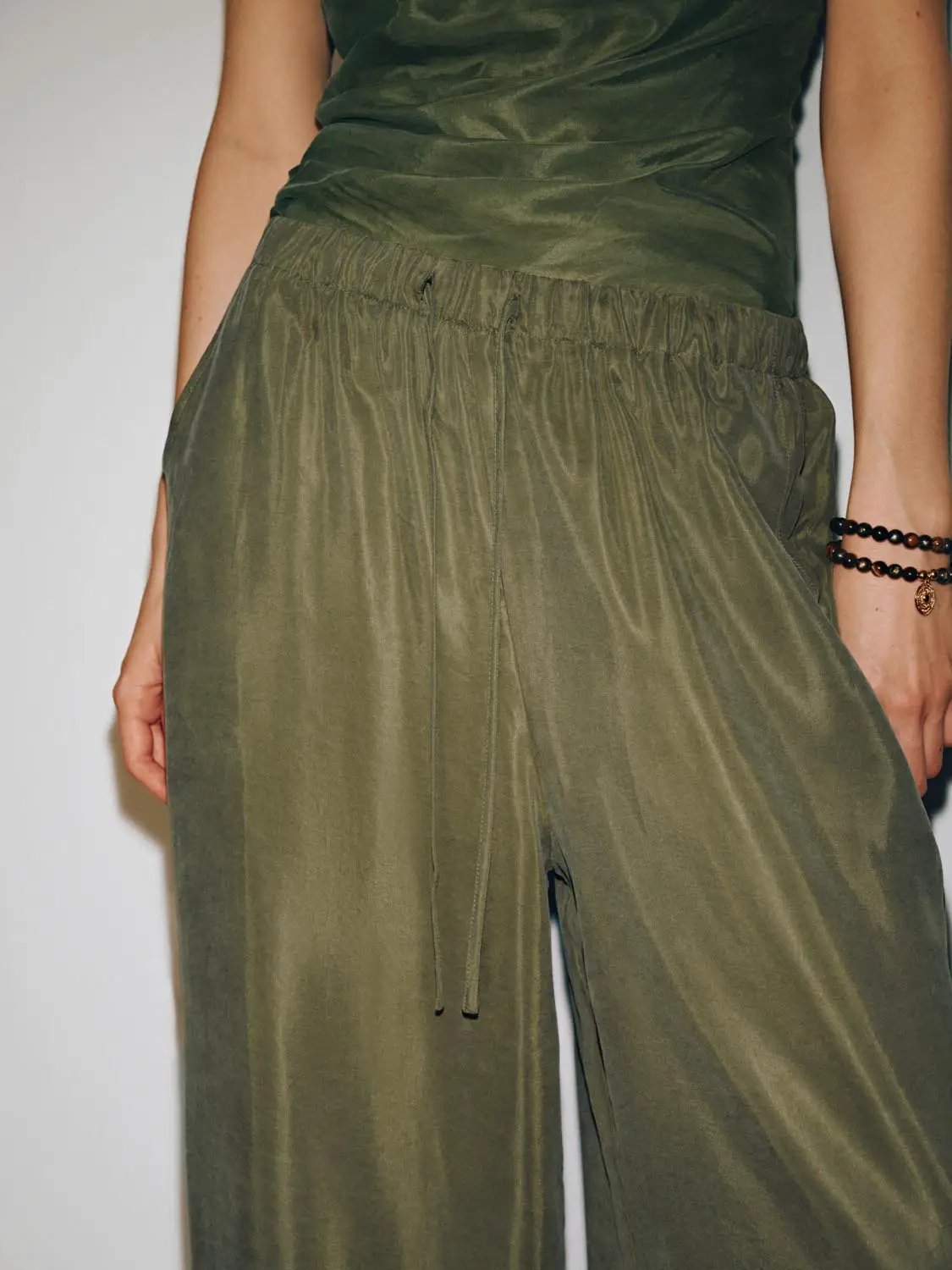 Drawstring pull-on wide-leg pants in olive green by Urban Revivo Fashion