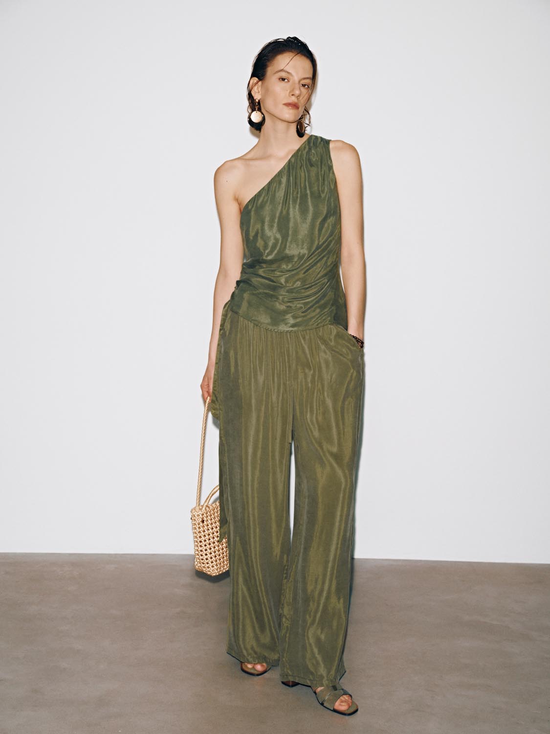 Drawstring pull-on wide-leg pants in olive-green satin by Urban Revivo Fashion