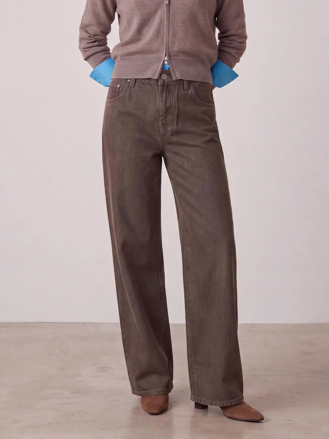 W_Jeans High waist brown denim pants with contrast stitch pockets, loose wide-leg cut
