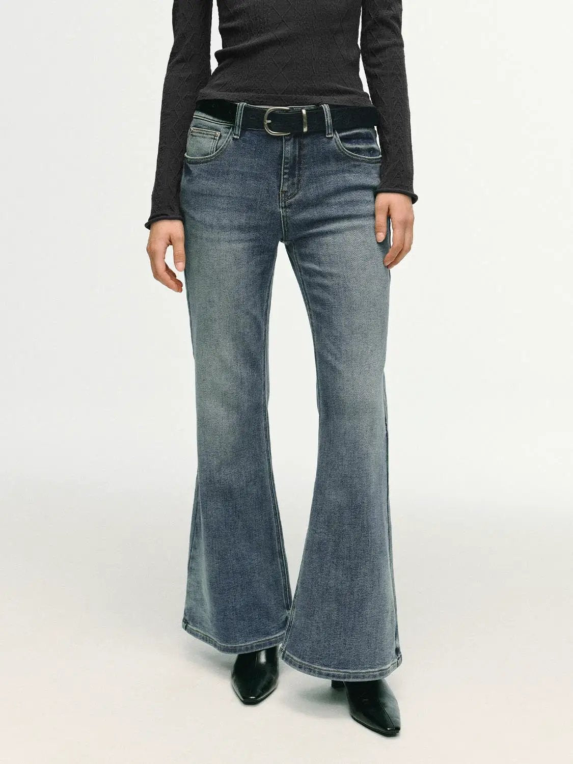 High-waisted stretch cotton blend flare jeans by Urban Revivo Fashion in light blue denim with belt