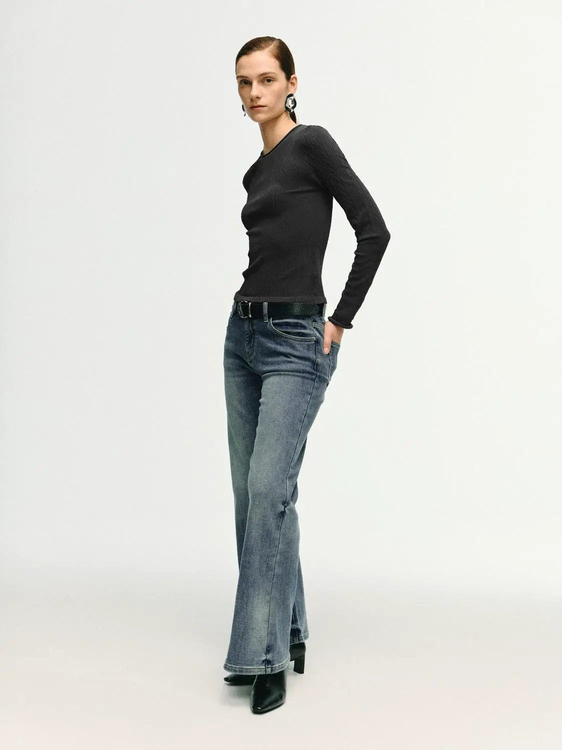 Women's high-waisted stretch cotton blend flare jeans, blue denim, Urban Revivo Fashion.