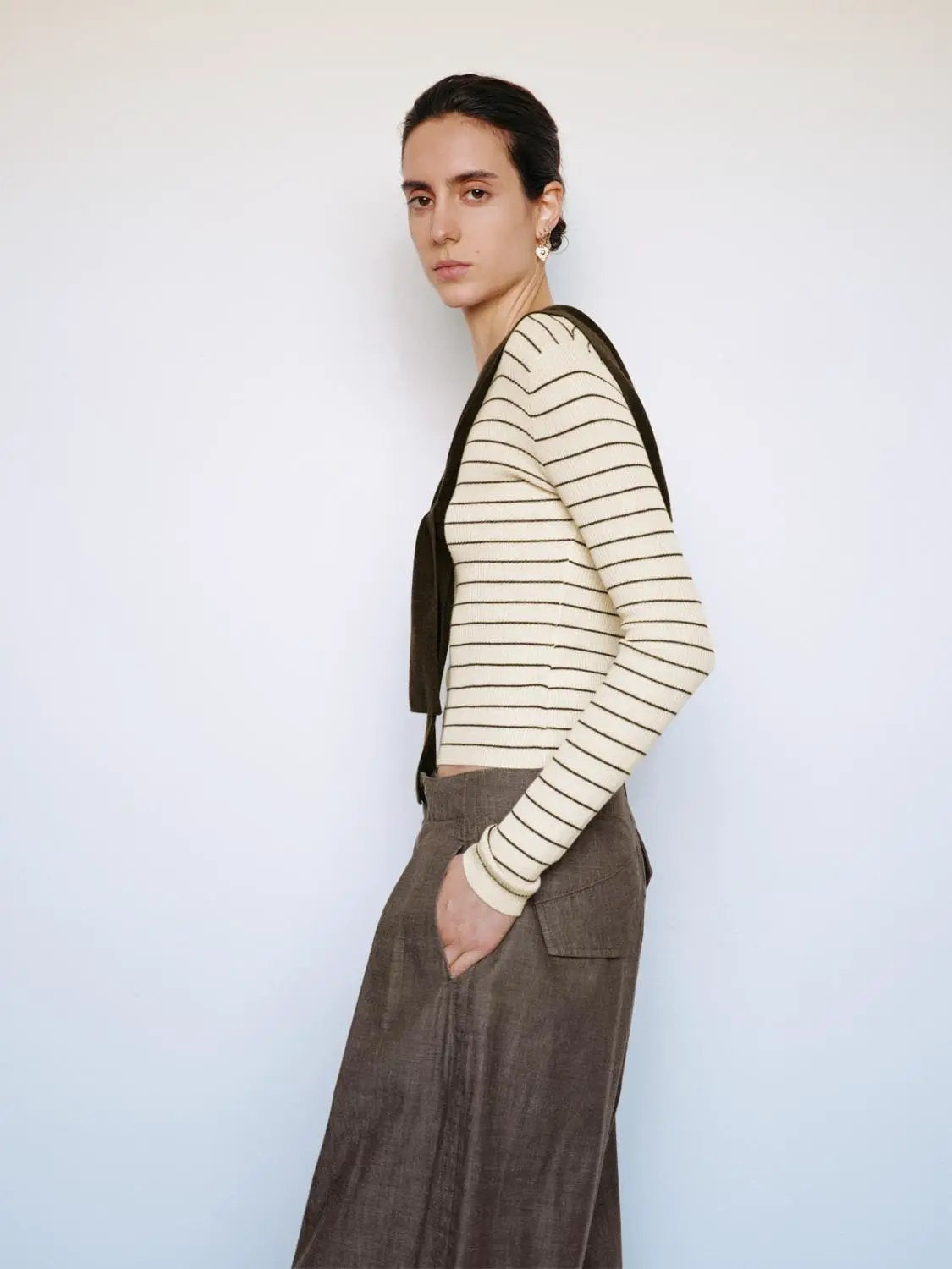 Striped Shawl Fitted V-neck Long Sleeve Knit T-shirt, cream with brown stripes