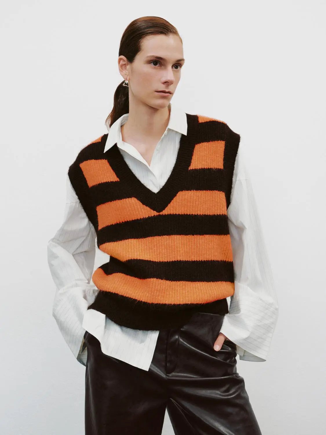 Striped stretch knit V-neck sleeveless tank top in orange and black, Urban Revivo Fashion
