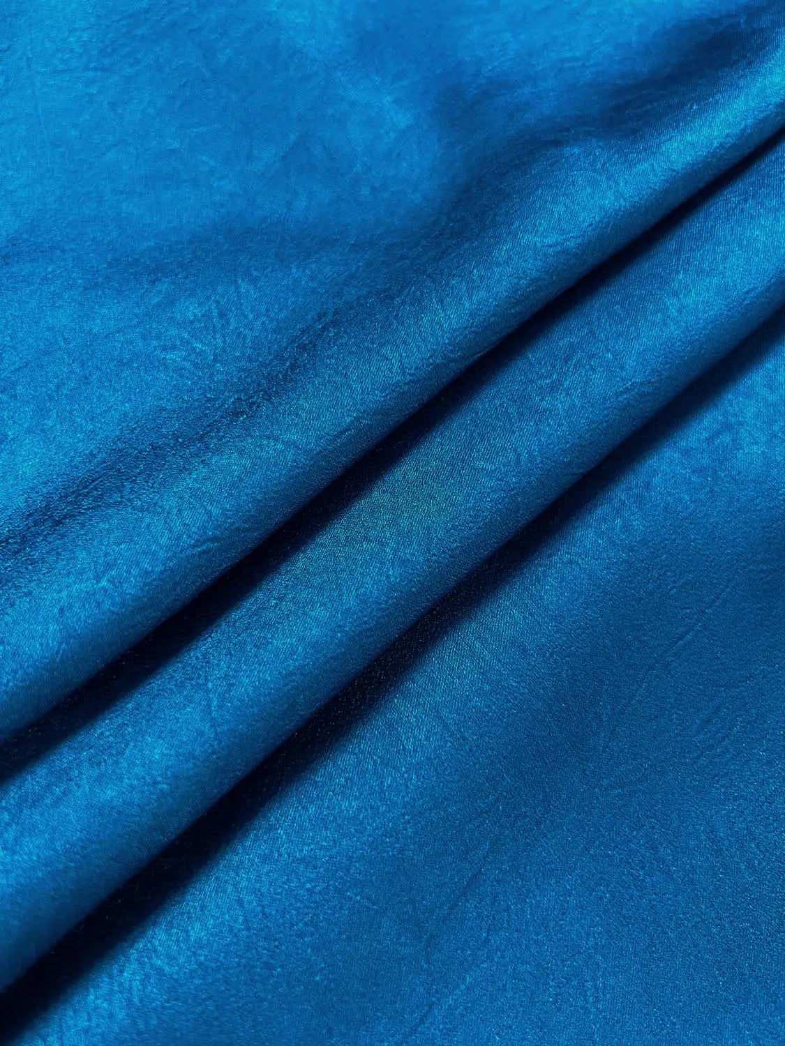 Blouse overhead shirt in blue velvet by Urban Revivo Fashion