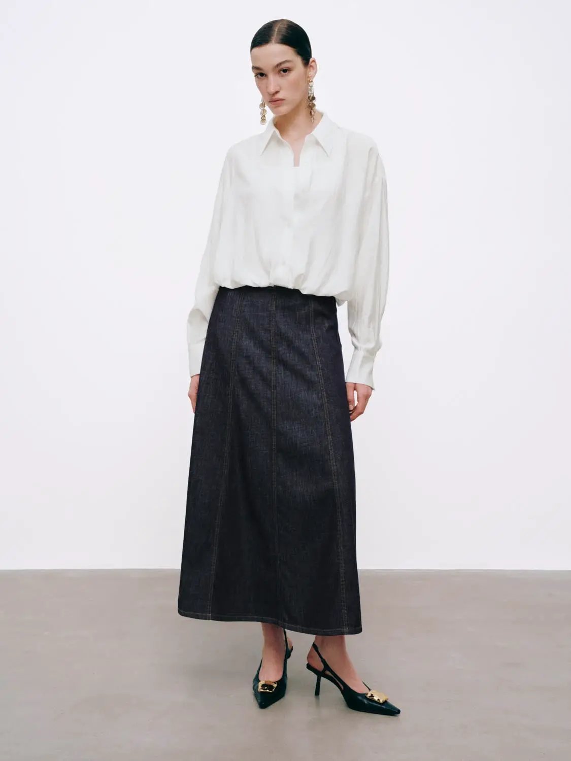 High-Waisted Stitch Detail Seamed Cotton Denim Midi Skirt in dark indigo