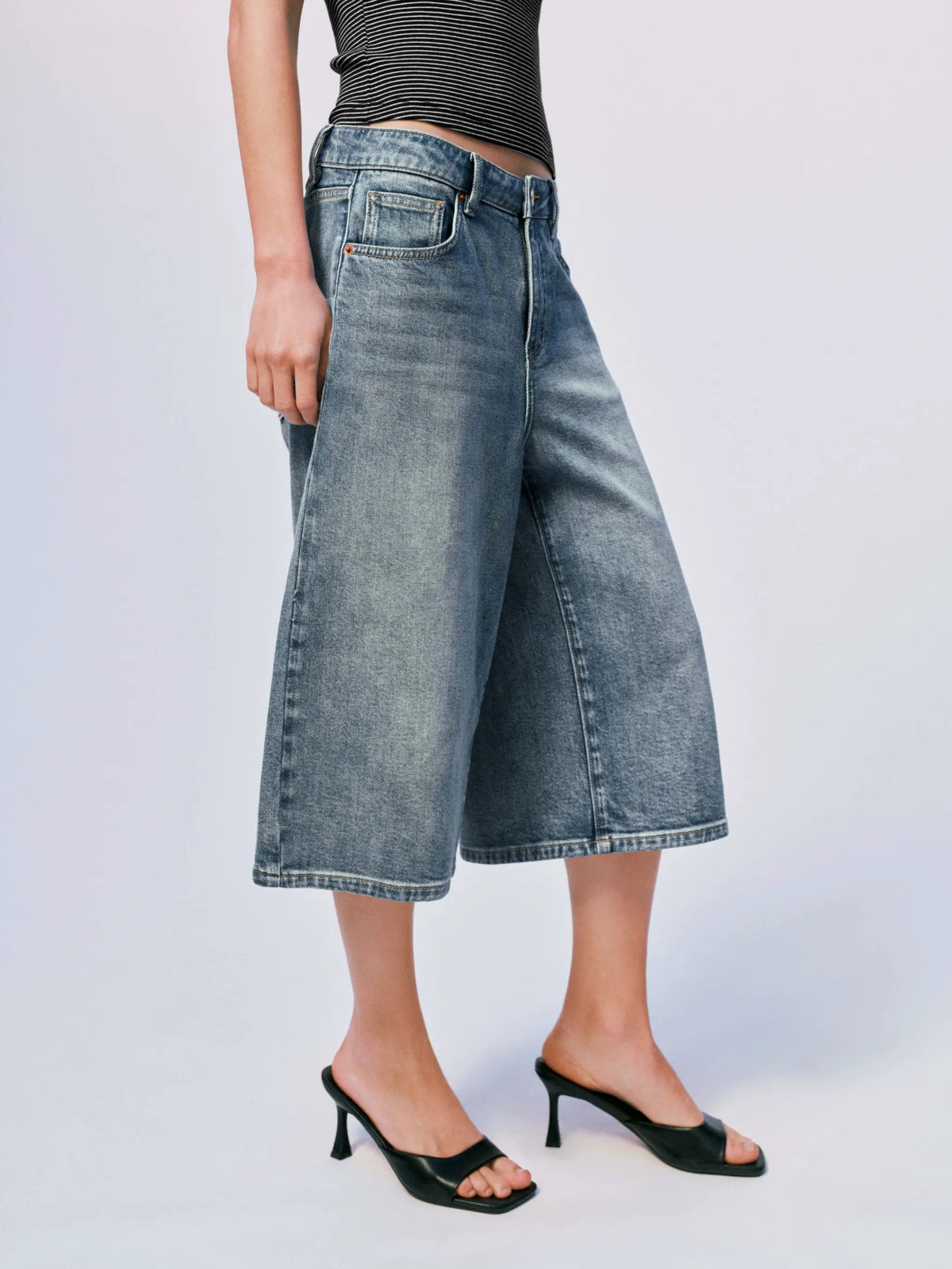 Washed Cropped Cotton Wide-Leg Jeans, light-wash denim, Urban Revivo Fashion