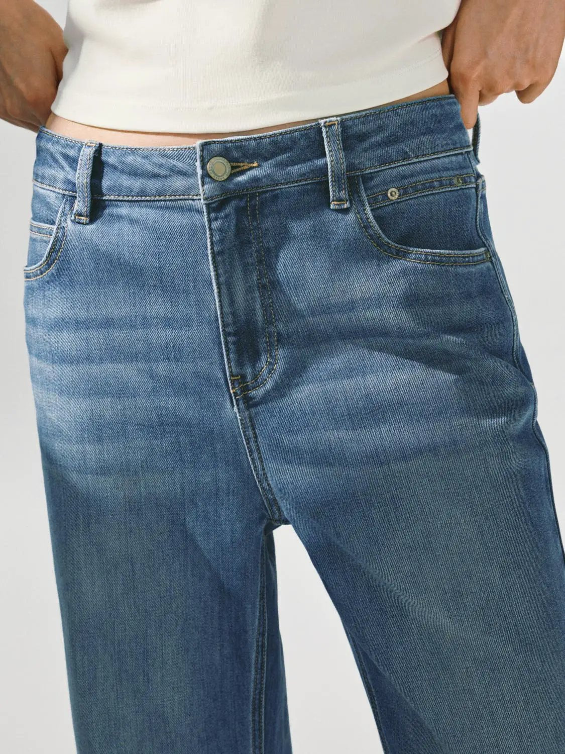 Wide-leg cotton-blend jeans with subtle wash in blue denim