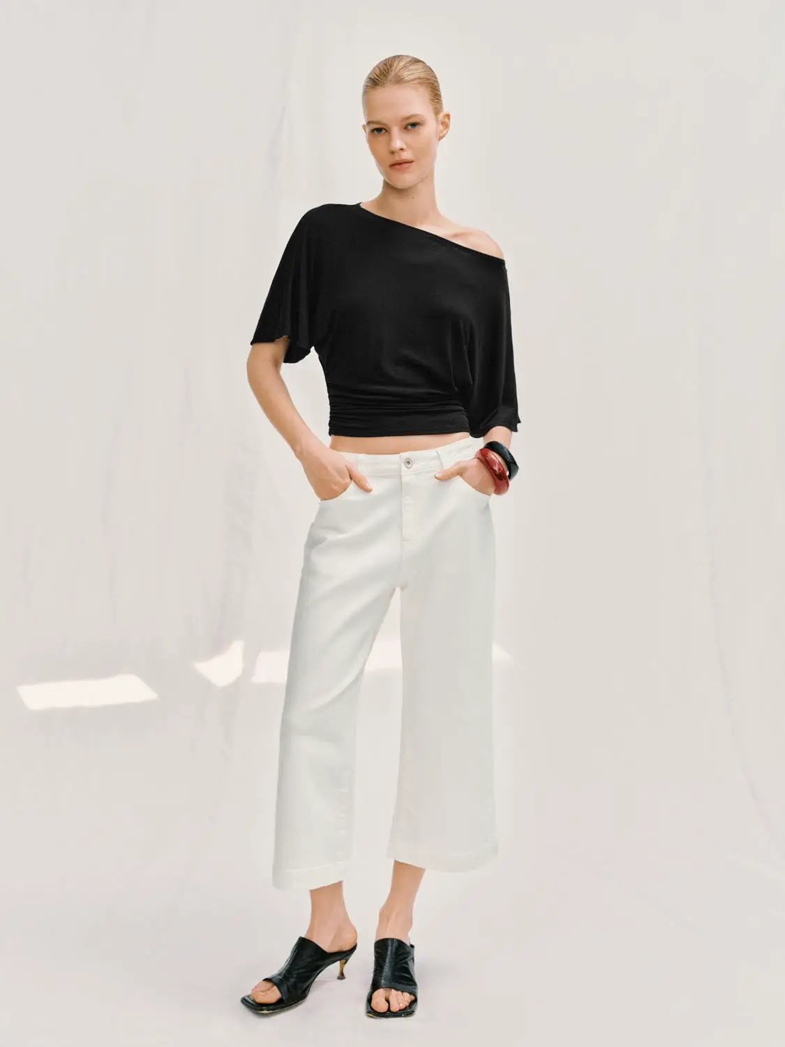 Casual jeans, white wide-leg cropped style with a relaxed fit