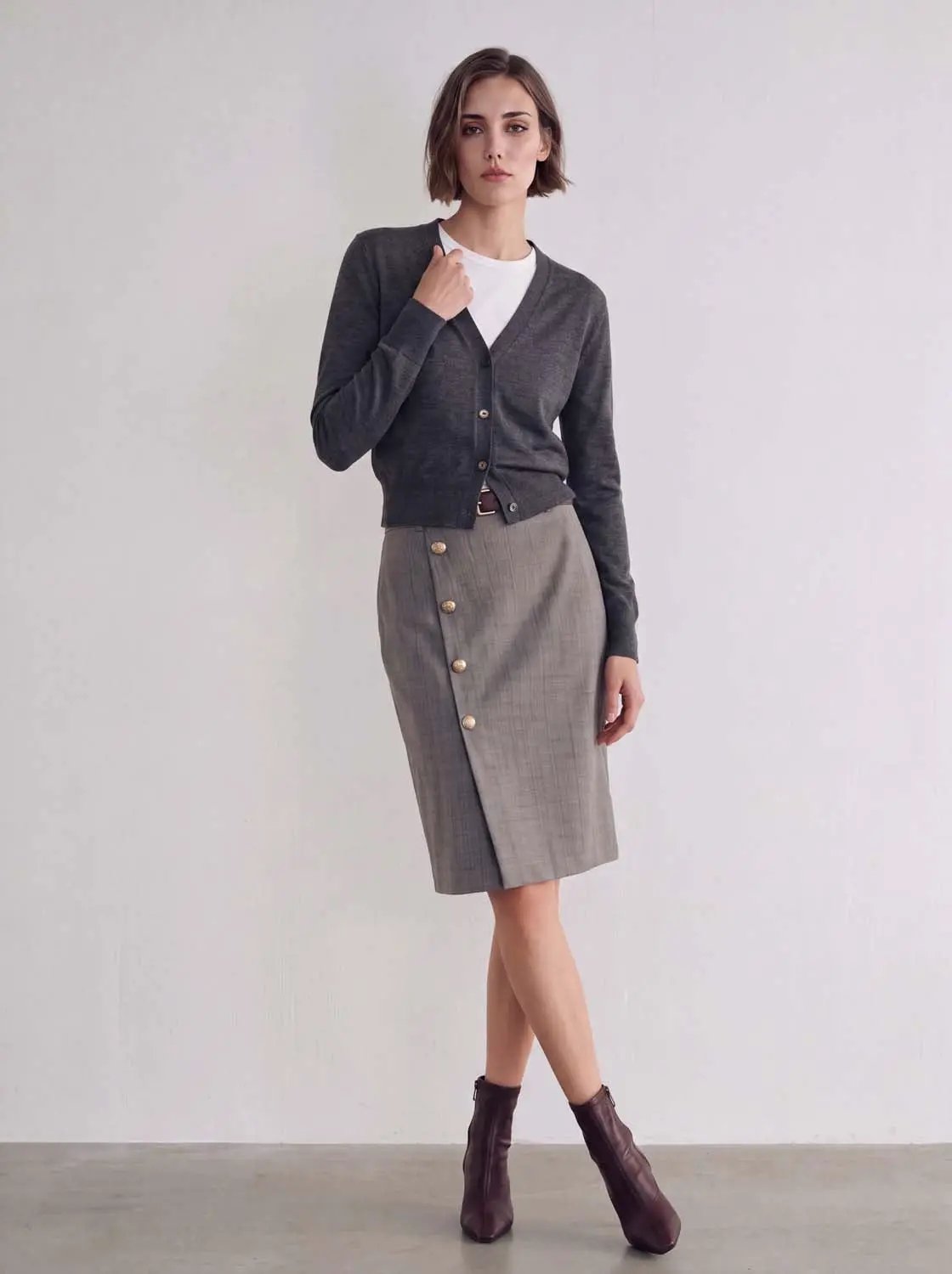 Knitted cardigan in charcoal gray by Urban Revivo Fashion, paired with a gray pencil skirt