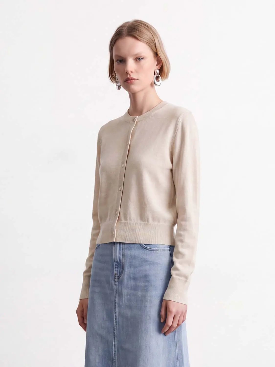 Knit cardigan in beige with long sleeves, button front, ribbed cuffs and hem; Urban Revivo Fashion