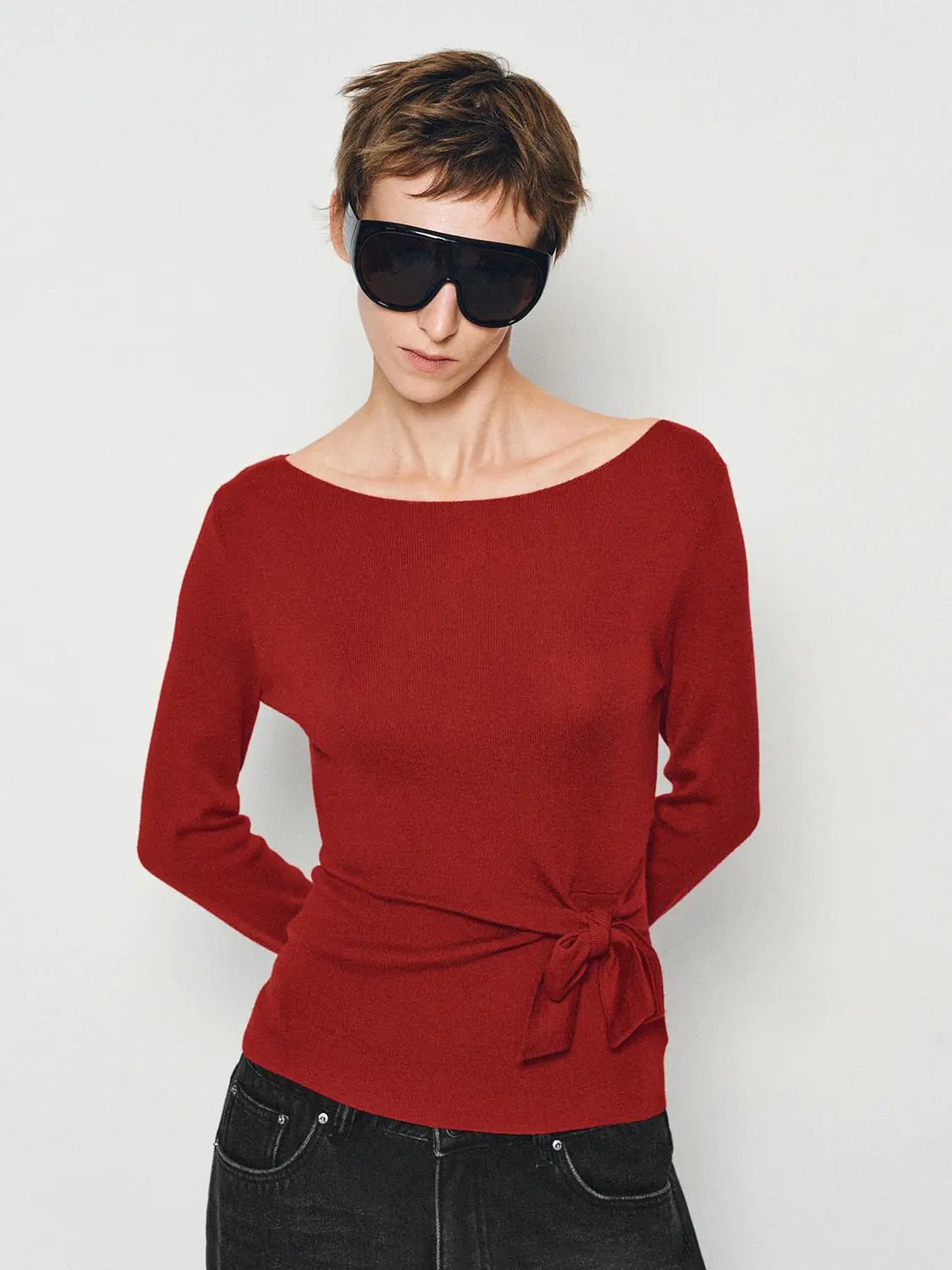 Ribbed long-sleeve boat-neck tie-waist knit top in red