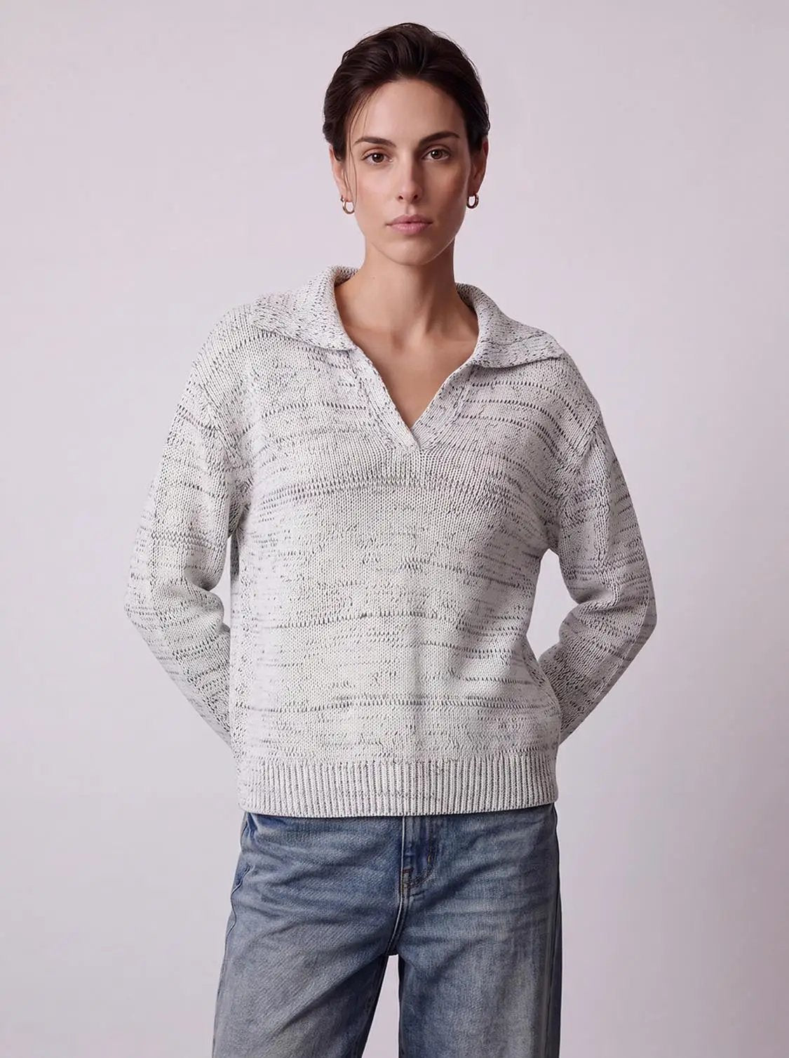 Long Sleeve Polo Knitted T-Shirts in light gray by Urban Revivo Fashion with ribbed hem, paired with blue jeans