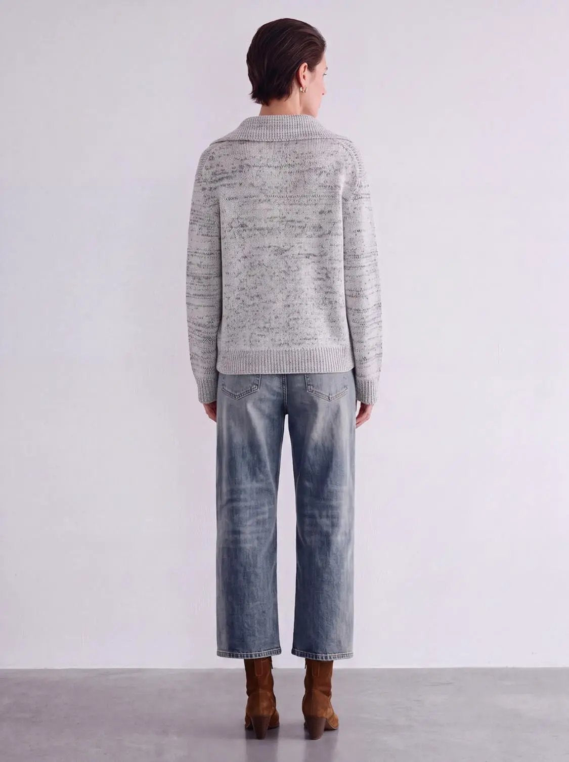 Long Sleeve Polo Knitted T-Shirts by Urban Revivo in heather gray, back view