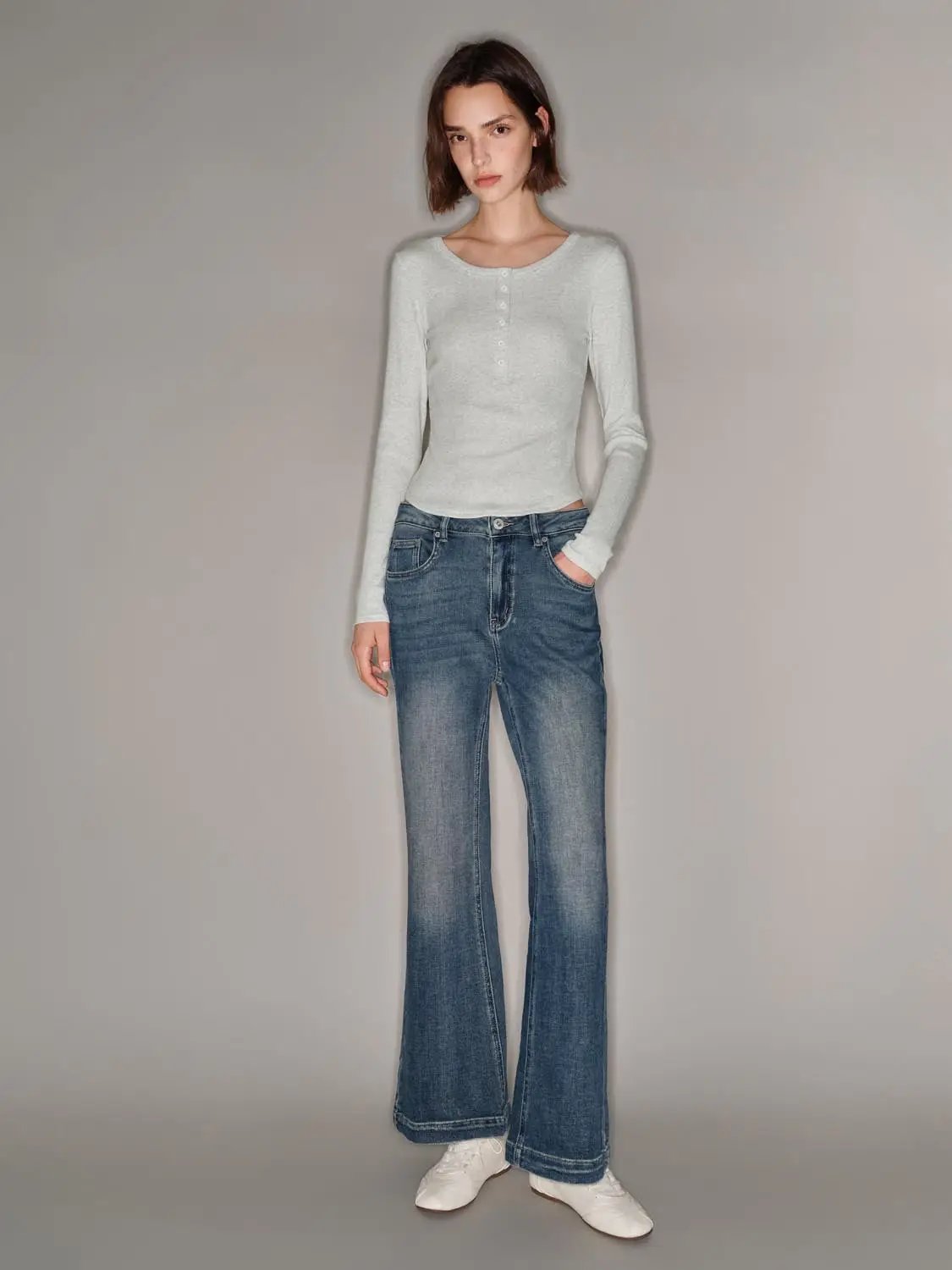 T-Shirt by Urban Revivo Fashion; light gray knit long-sleeve top with button placket, paired with blue denim jeans