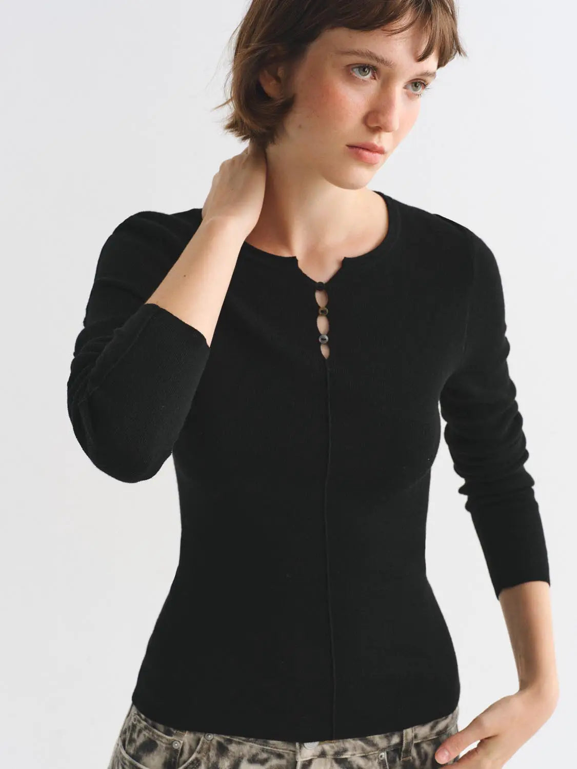 Knit T‑Shirt by Urban Revivo Fashion, black long‑sleeve knitted top with front keyhole button placket.