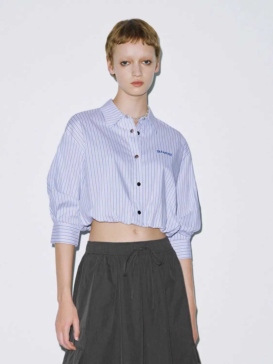 Overhead Cropped Shirts by Urban Revivo Fashion