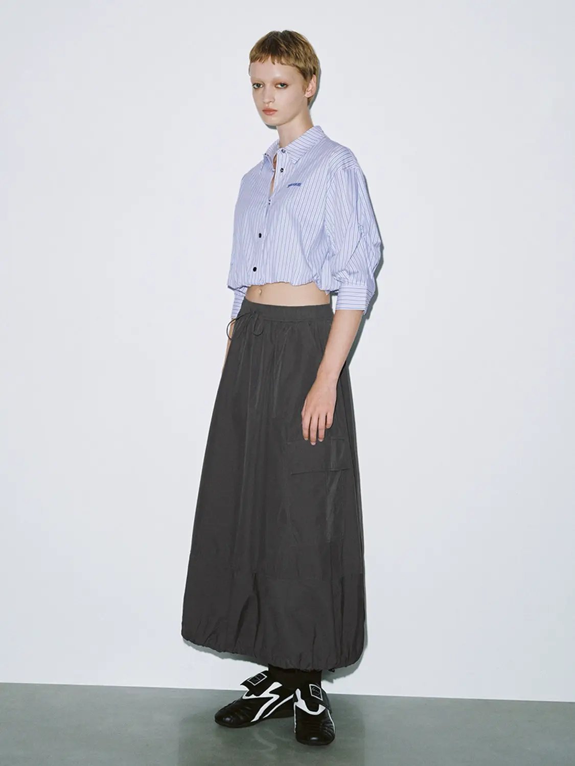 Overhead Cropped Shirts by Urban Revivo Fashion