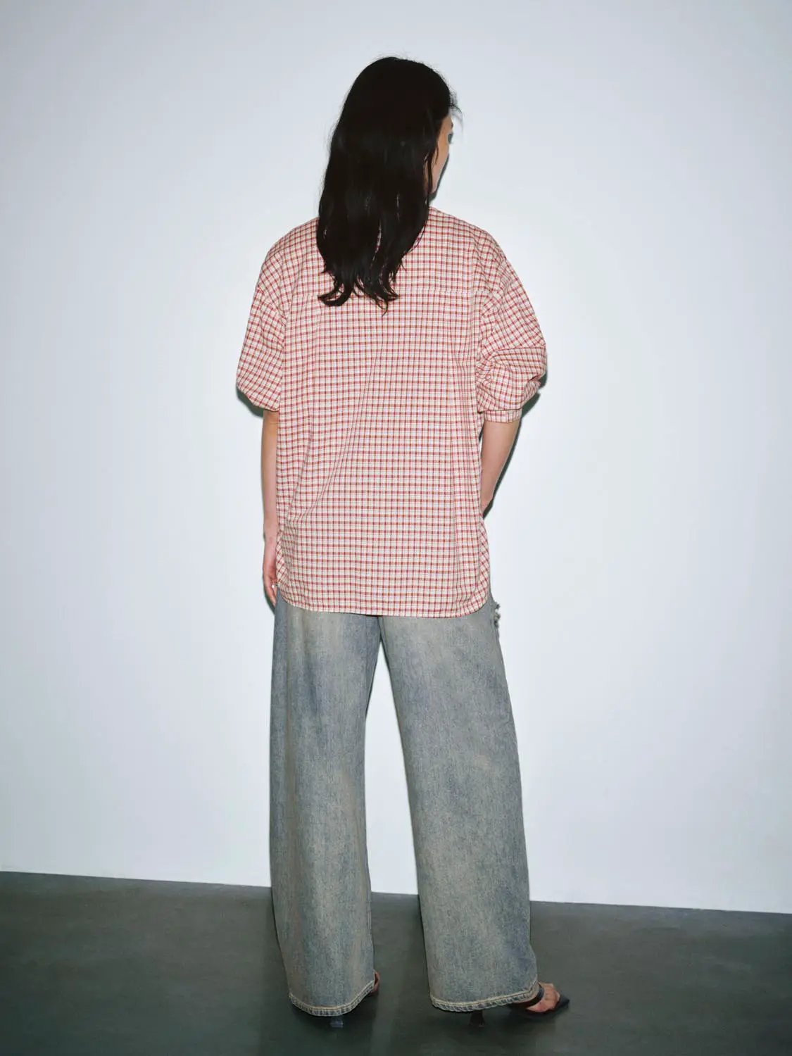 Patchwork Raw Detail Barrel Leg Jeans by Urban Revivo Fashion, light-wash denim, wide-leg fit