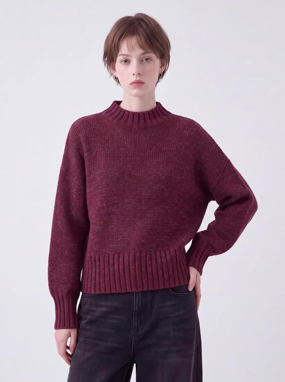 High neck long-sleeve knitted T-shirt in burgundy with ribbed cuffs and hem