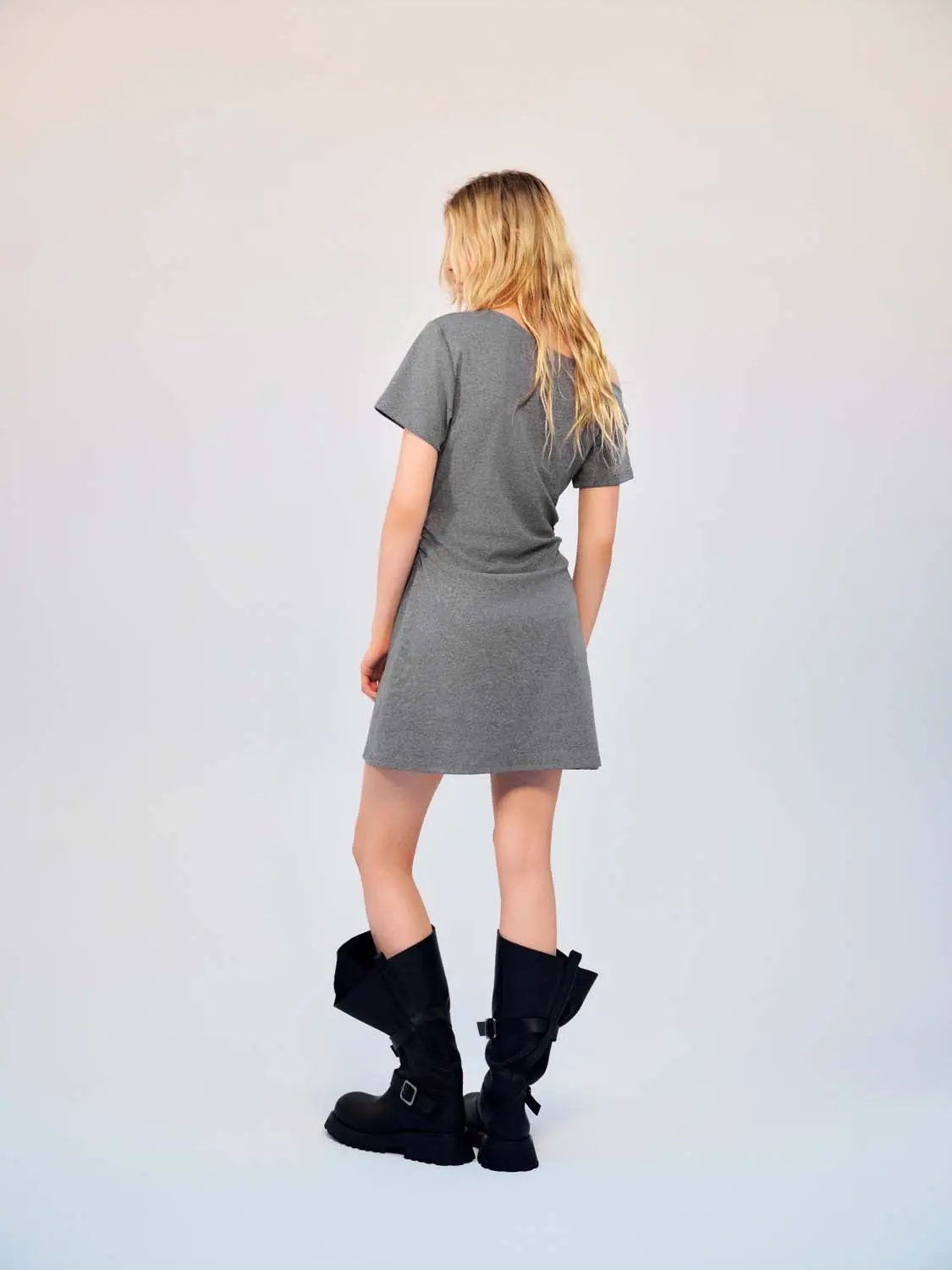 Cotton A-line dress in heather gray with short sleeves