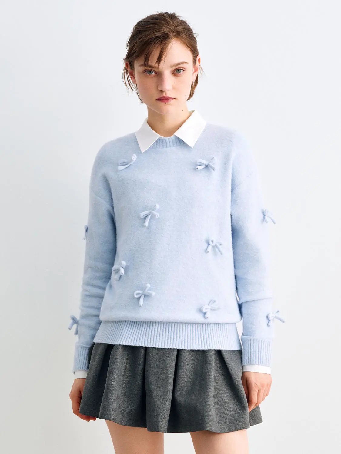 Knit T-Shirt in light blue with bow embellishments