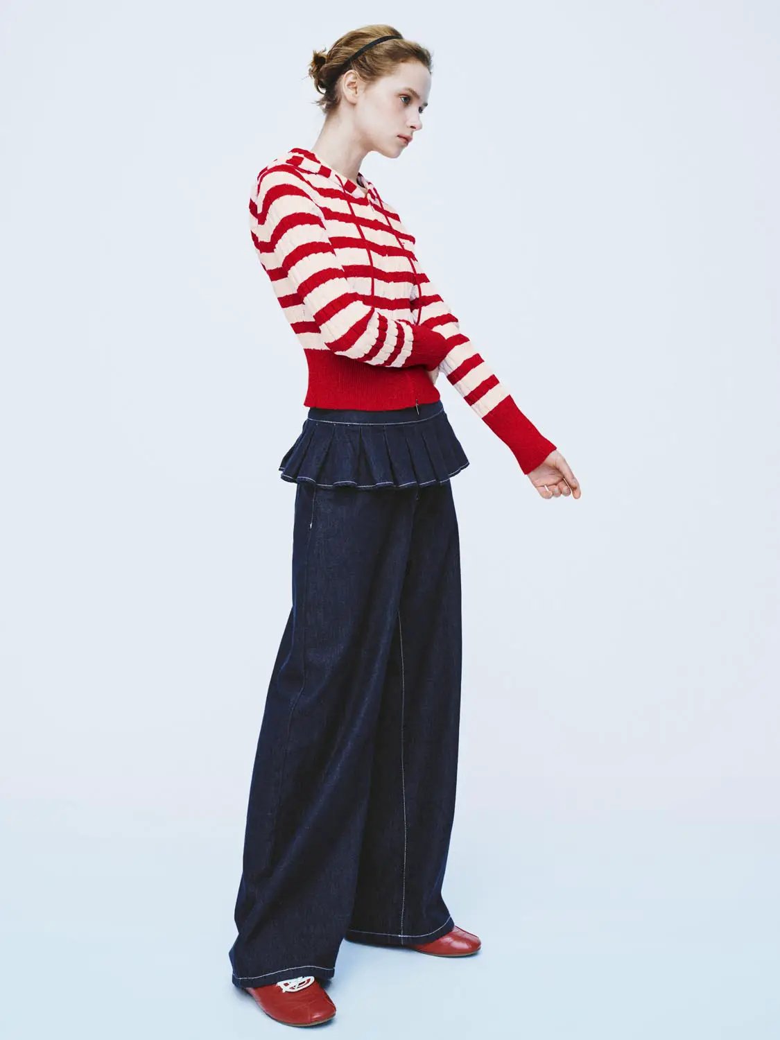 Knitted cardigan in red and white stripes by Urban Revivo Fashion.