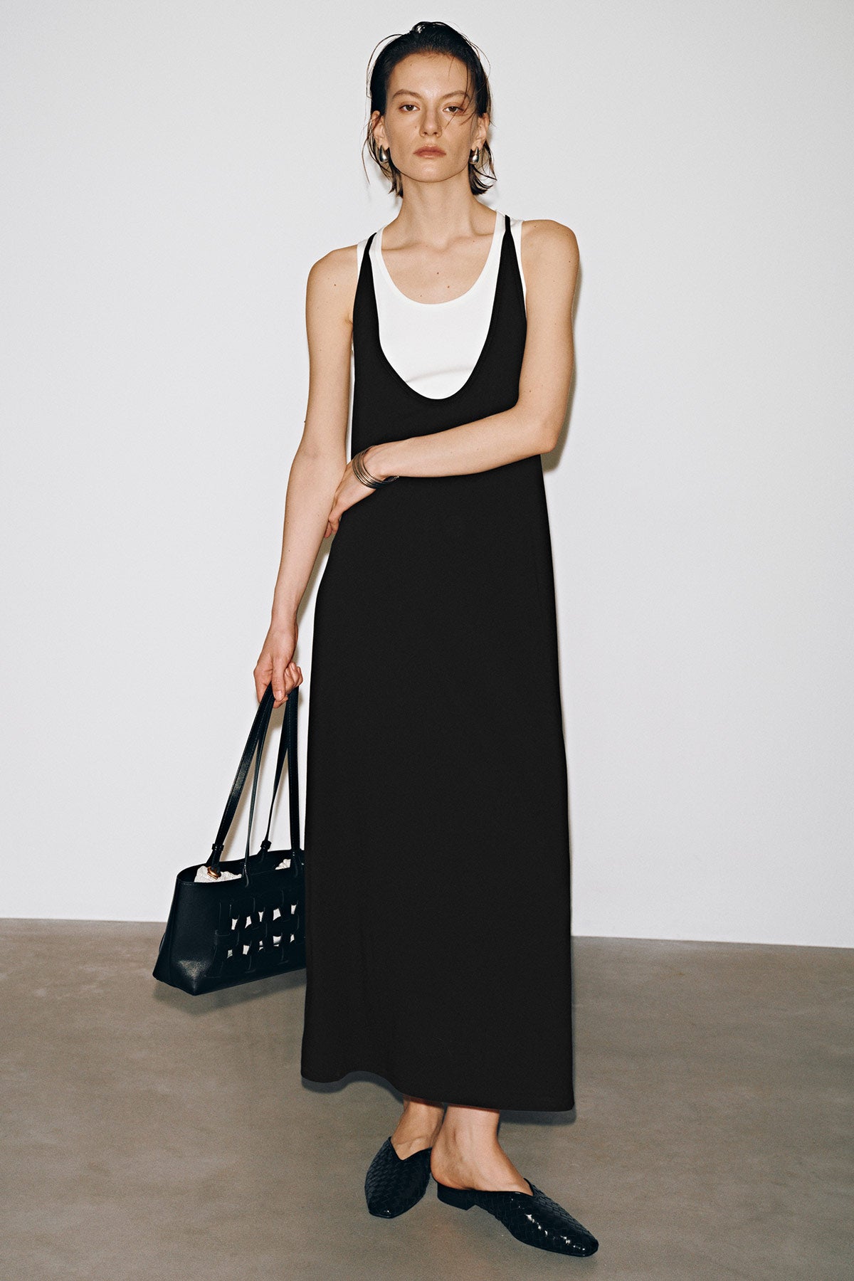 Cut-Out Sleeveless Denim Dress – URBAN REVIVO Cut-Out Sleeveless Denim Dress – URBAN REVIVO