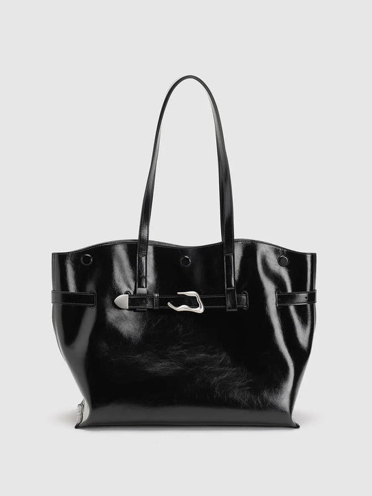 Sac à bandoulière noir brillant avec détail de boucle et longue bandoulière