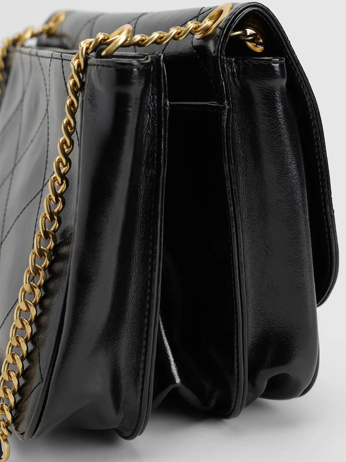 Shoulder & Crossbody bag in black quilted leather with gold chain strap
