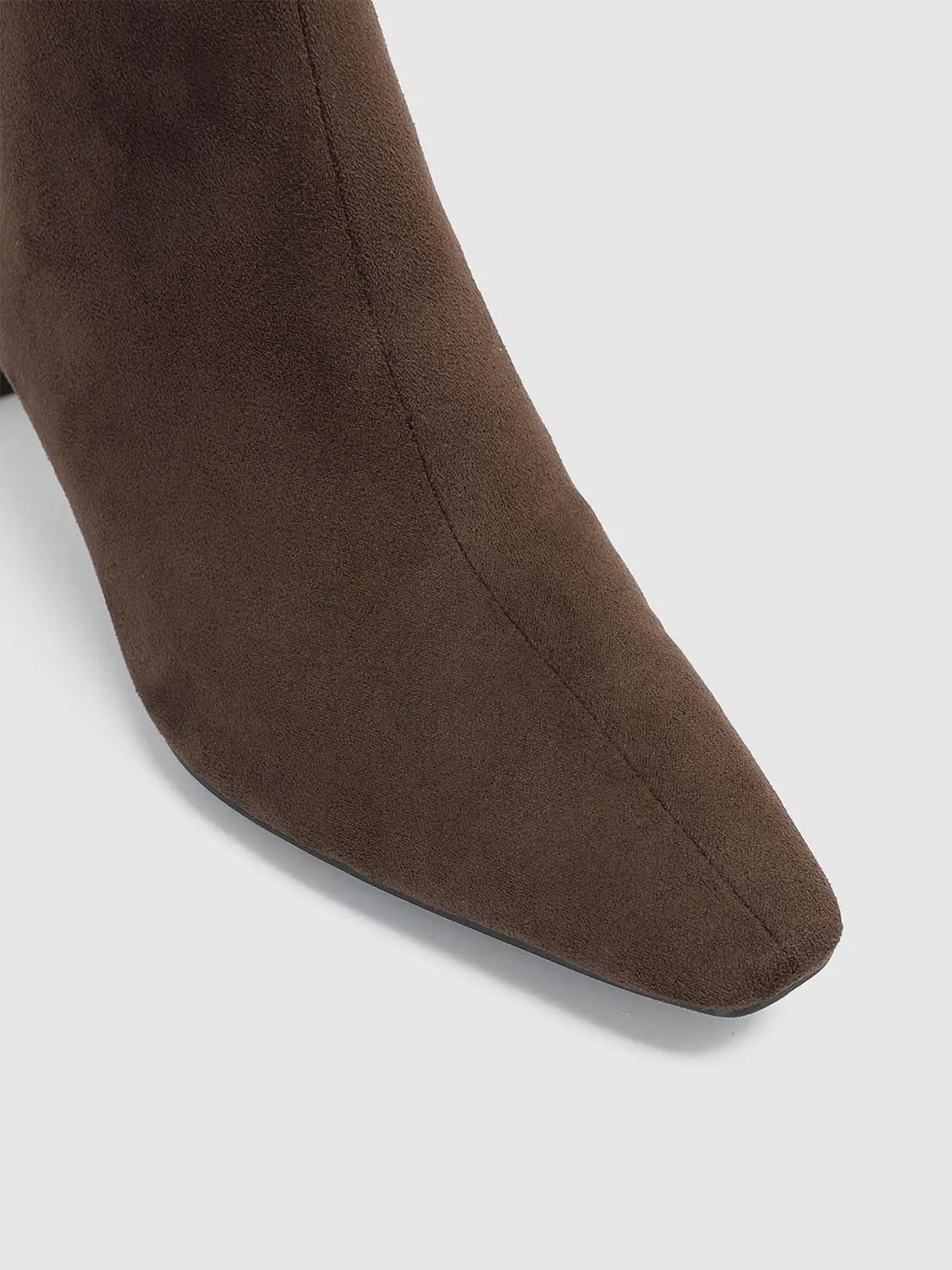 Boots brown suede ankle boots with pointed toe from Urban Revivo Fashion