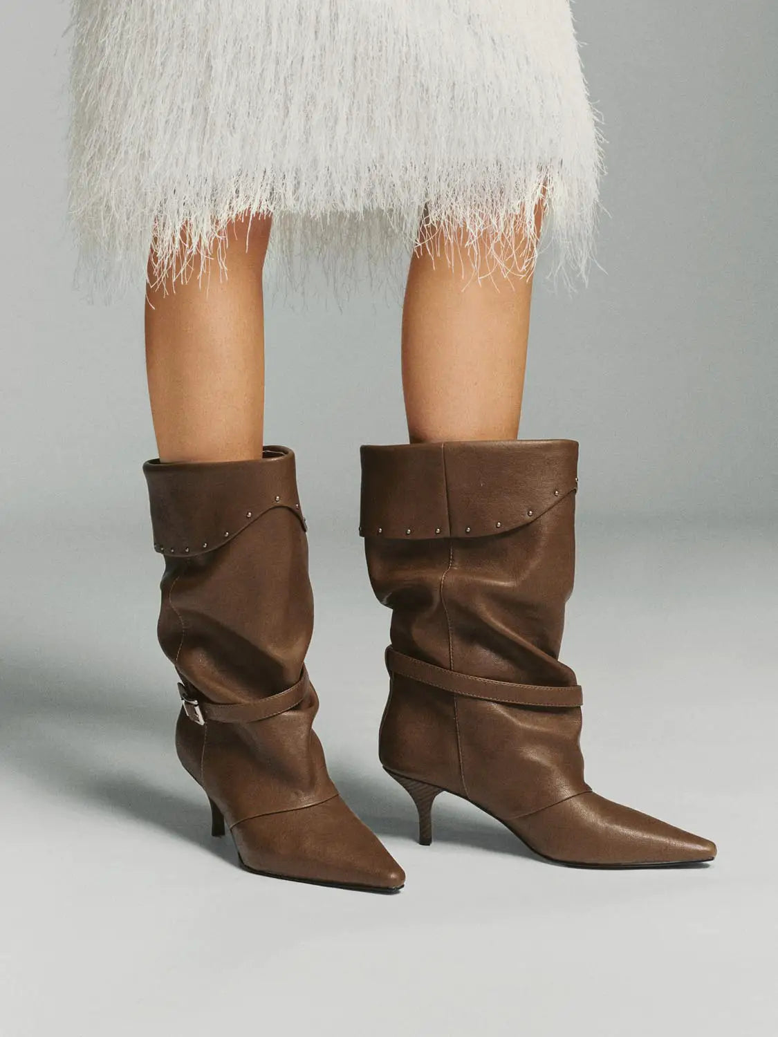 Boots in brown leather, mid-calf with a studded fold-over cuff and ankle strap by Urban Revivo Fashion