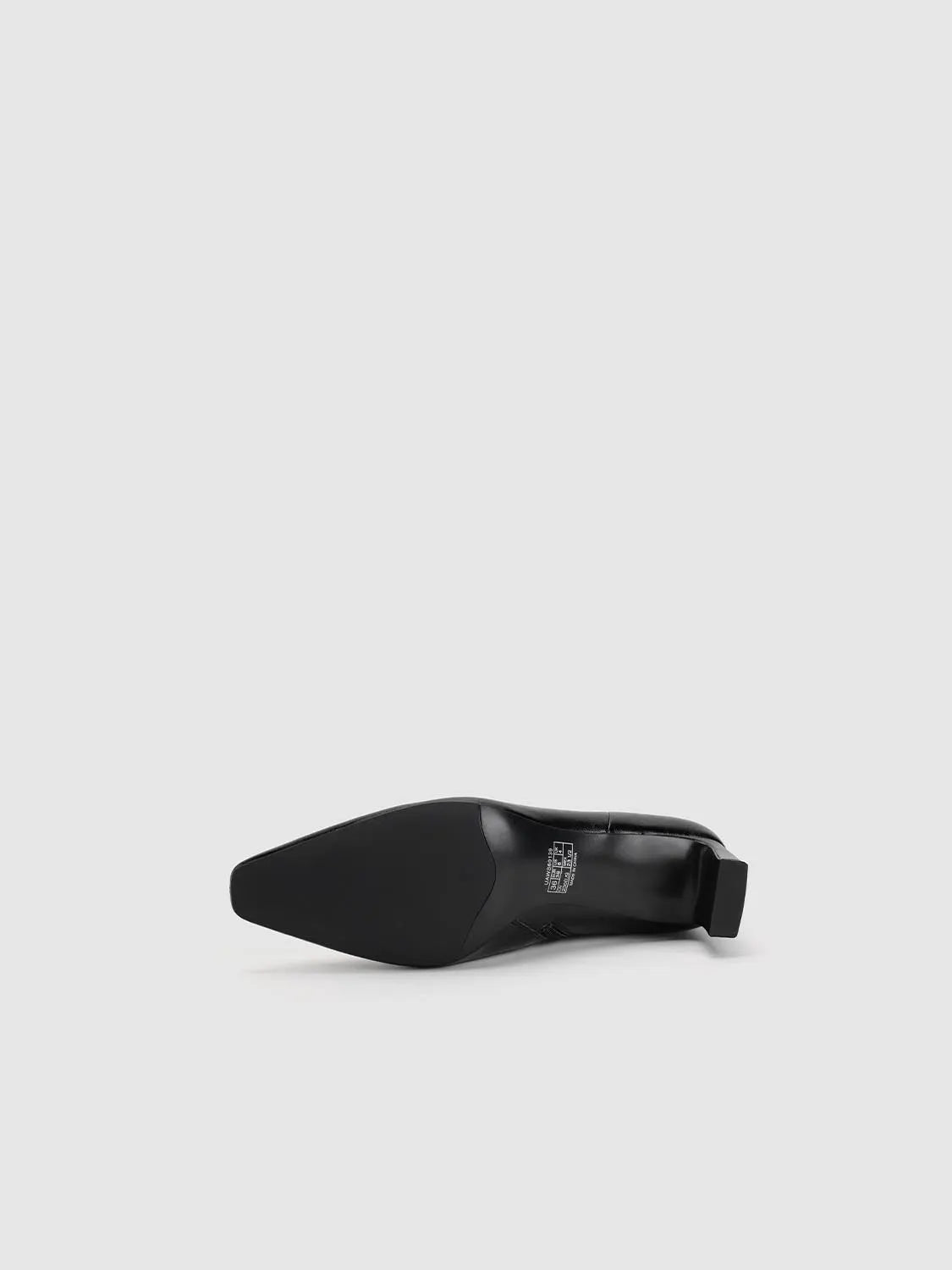 Boots Urban Revivo Fashion black pointed-toe with square heel