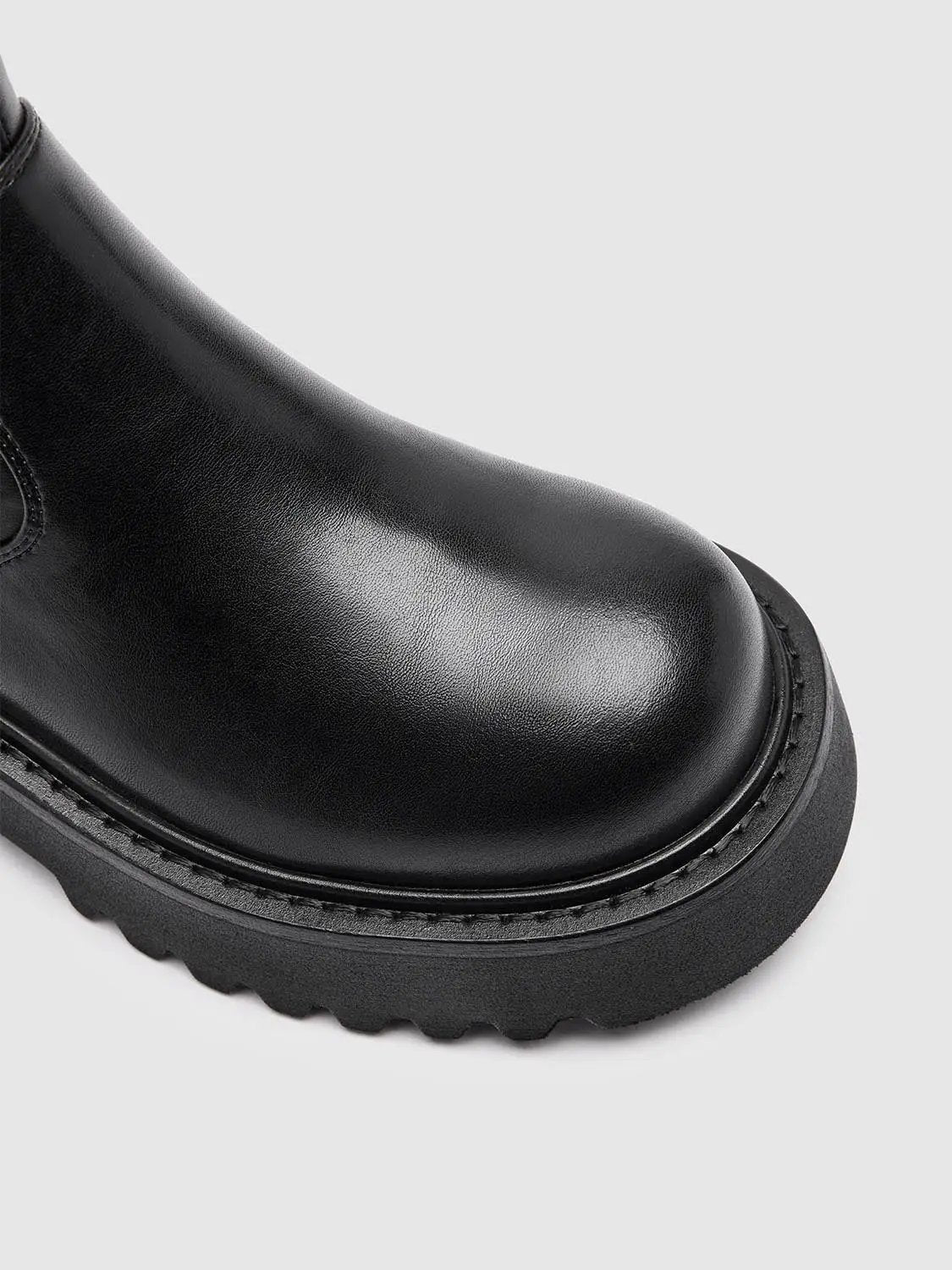 Chunky Heel Knee Boots by Urban Revivo Fashion